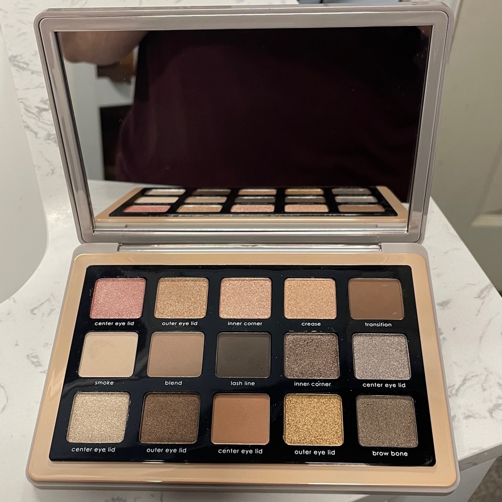 Natasha Denona Retro and Glam palette. - Picture 6 of 8